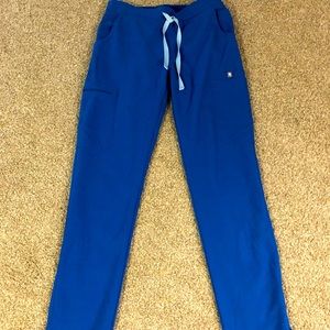 Figs brand yola skinny scrub pant
